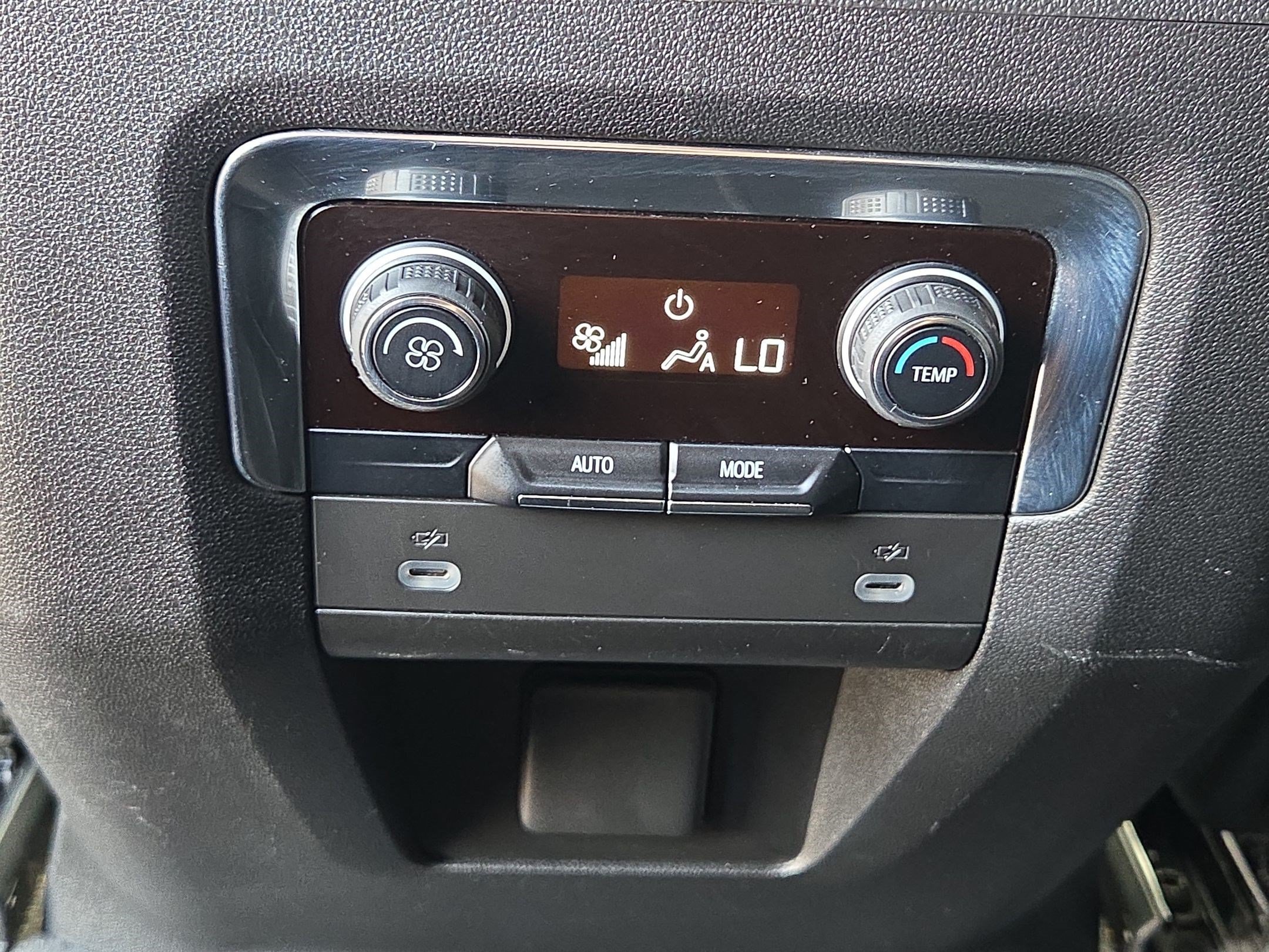 Used 2024 Chevrolet Suburban LT AWD/4WD image 53