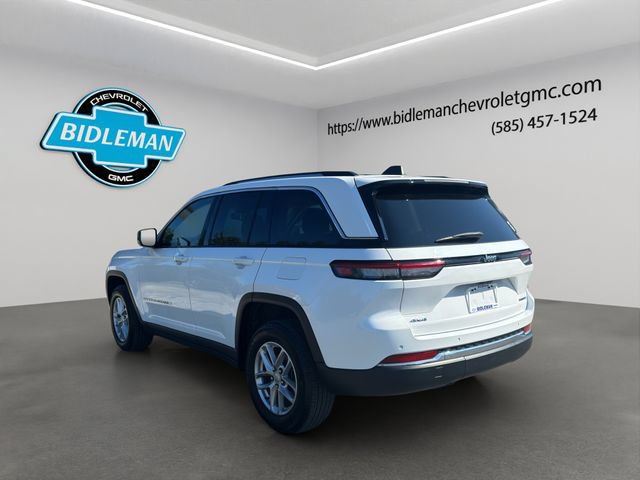 Used 2023 Jeep Grand Cherokee Laredo AWD/4WD image 5