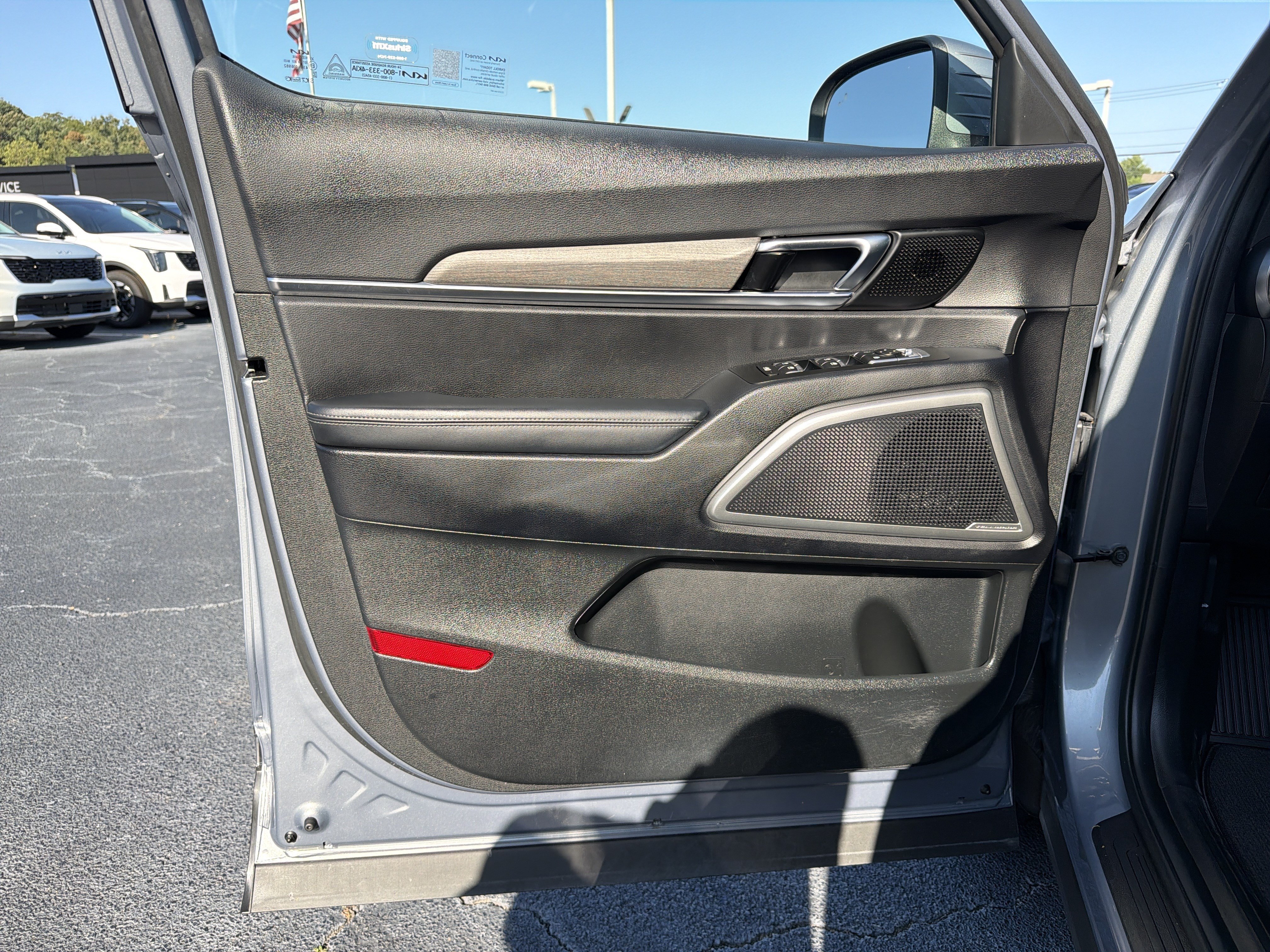 Used 2022 Kia Telluride EX w/ EX Premium Package FWD image 12