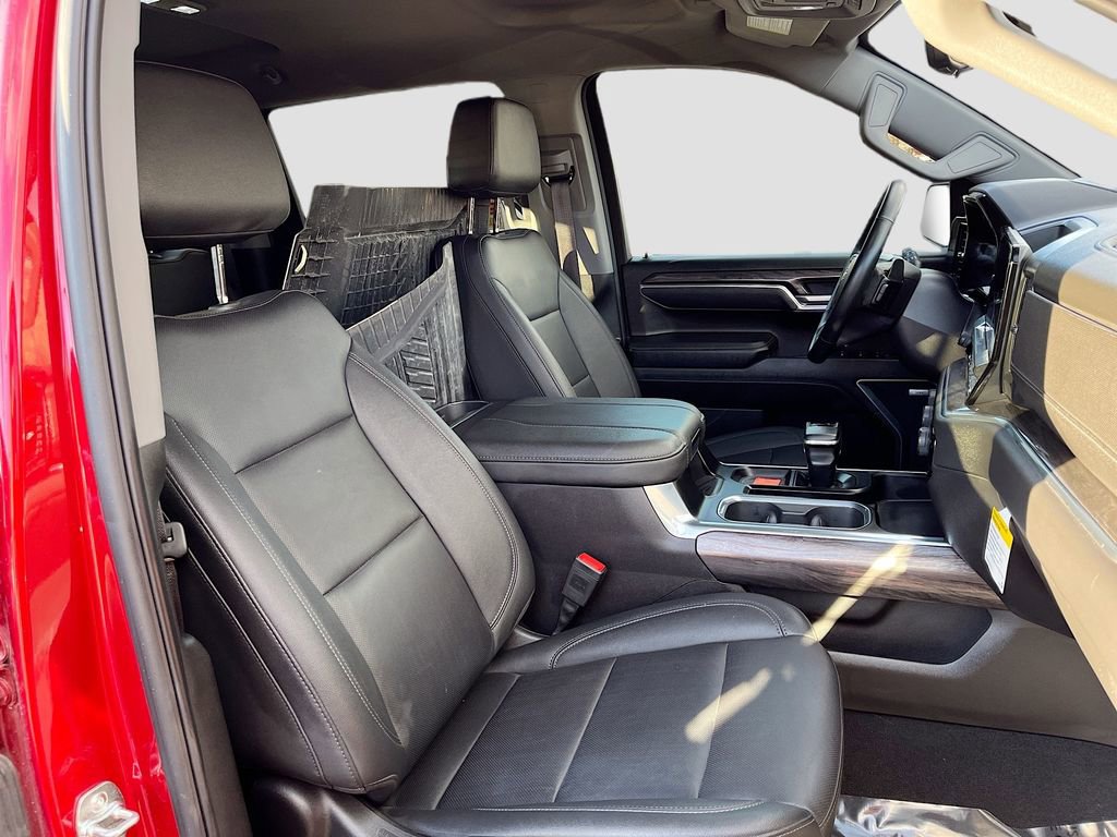 Used 2025 Chevrolet Silverado 1500 LTZ image 28