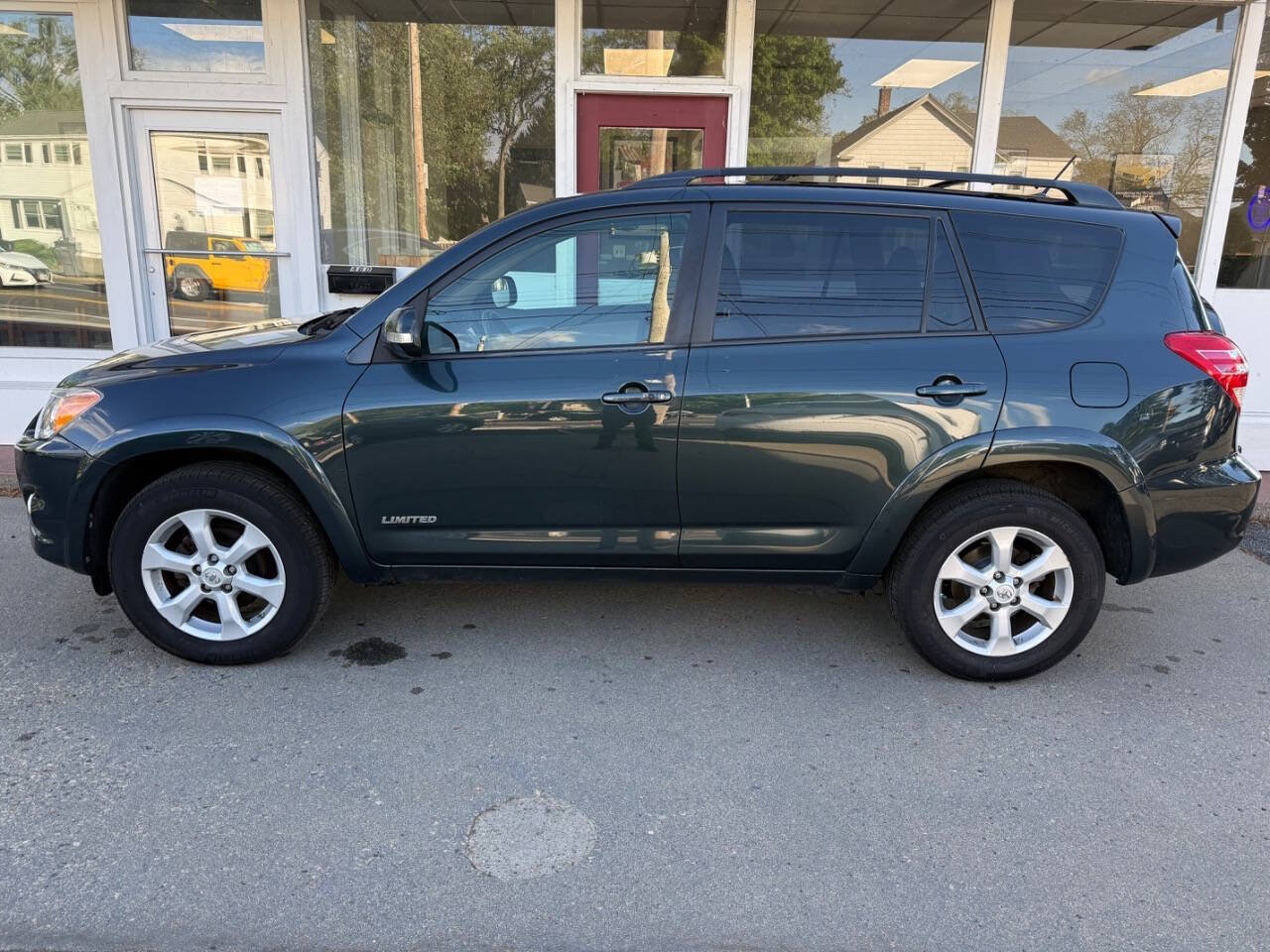 Used 2012 Toyota RAV4 Limited w/ Premium Plus Value Pkg AWD/4WD image 5