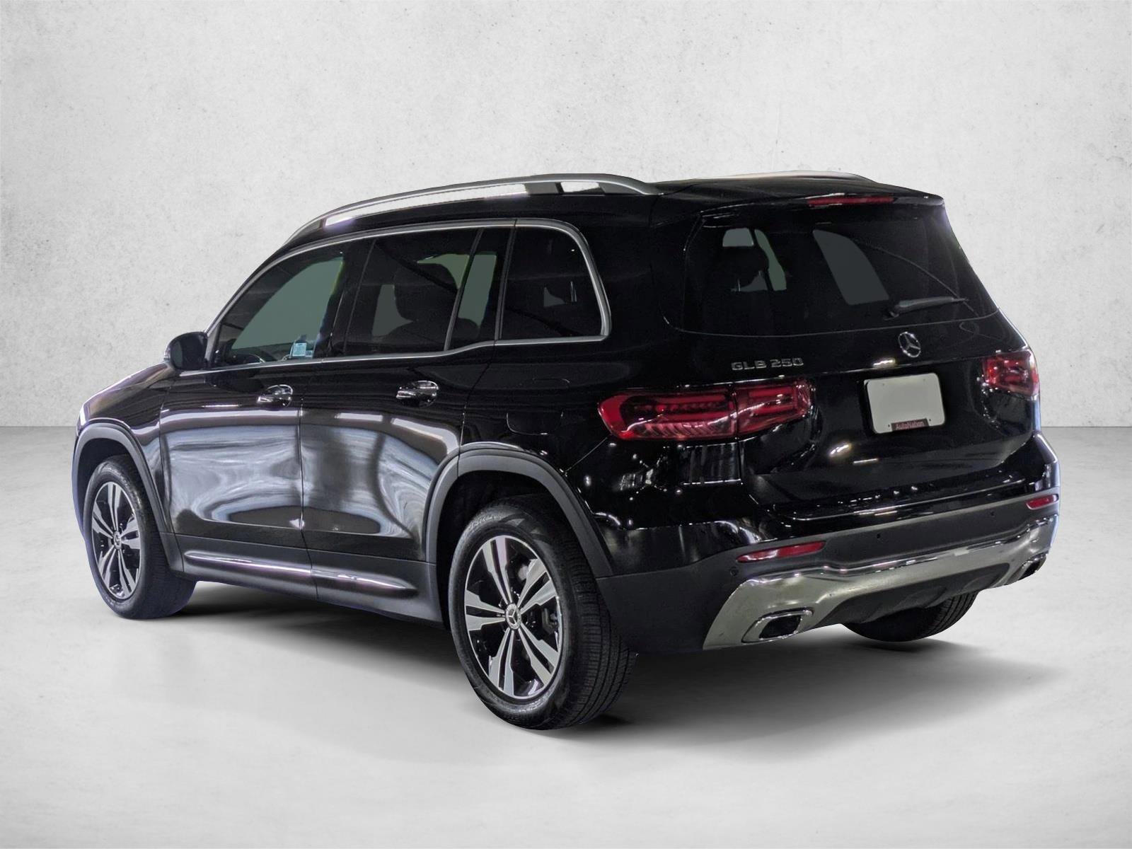 Certified 2025 Mercedes-Benz GLB 250 image 8