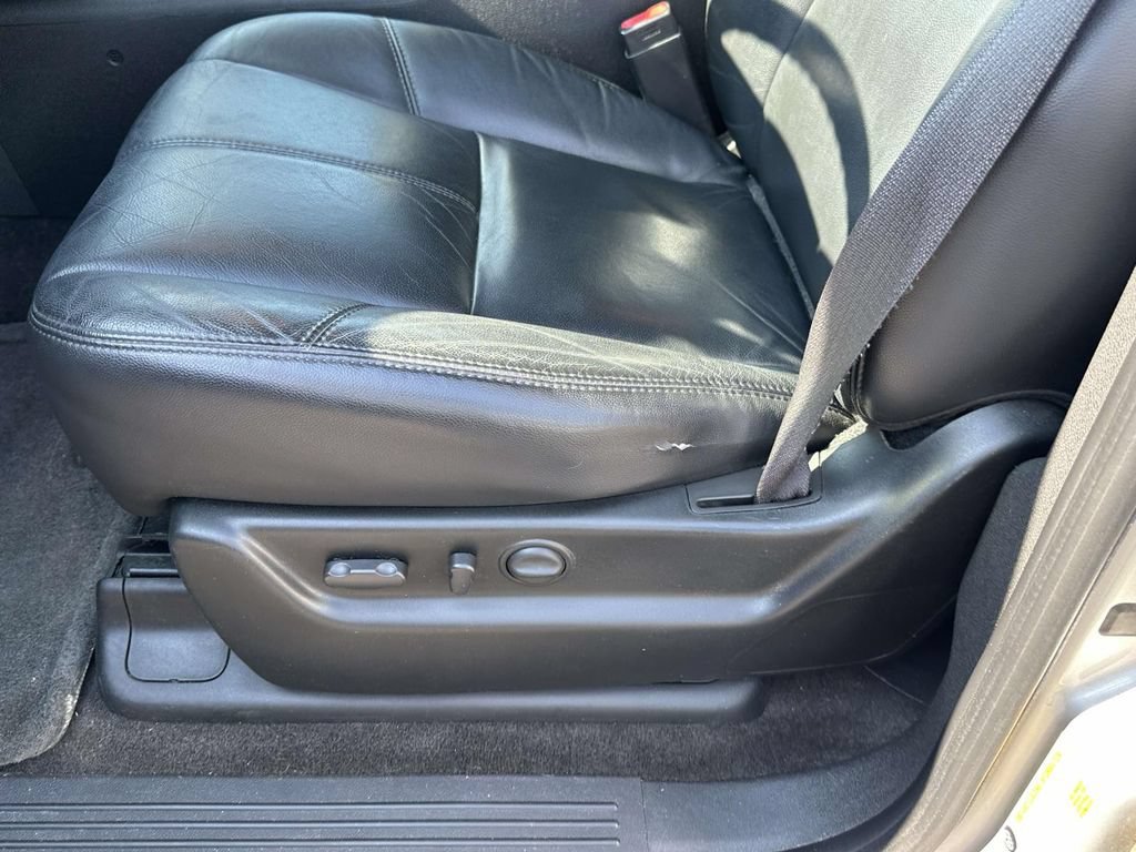 Used 2010 Chevrolet Avalanche LT w/ Luxury Package AWD/4WD image 21