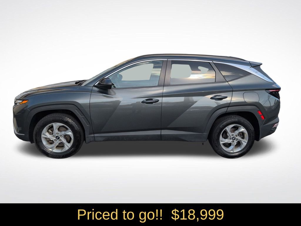 Certified 2022 Hyundai Tucson SEL w/ Winter Package AWD/4WD image 3