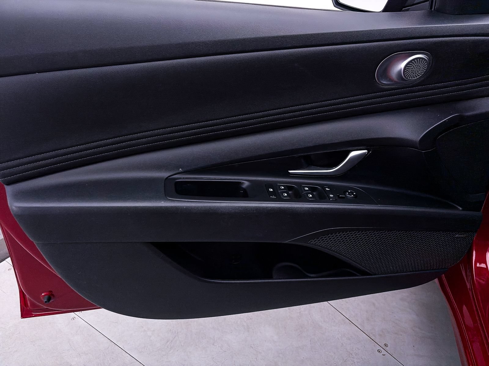 Used 2023 Hyundai Elantra Limited FWD image 17