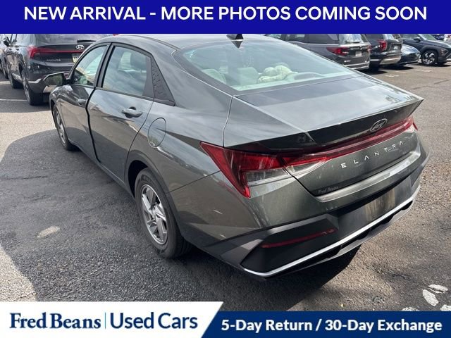 Used 2024 Hyundai Elantra SE FWD image 8