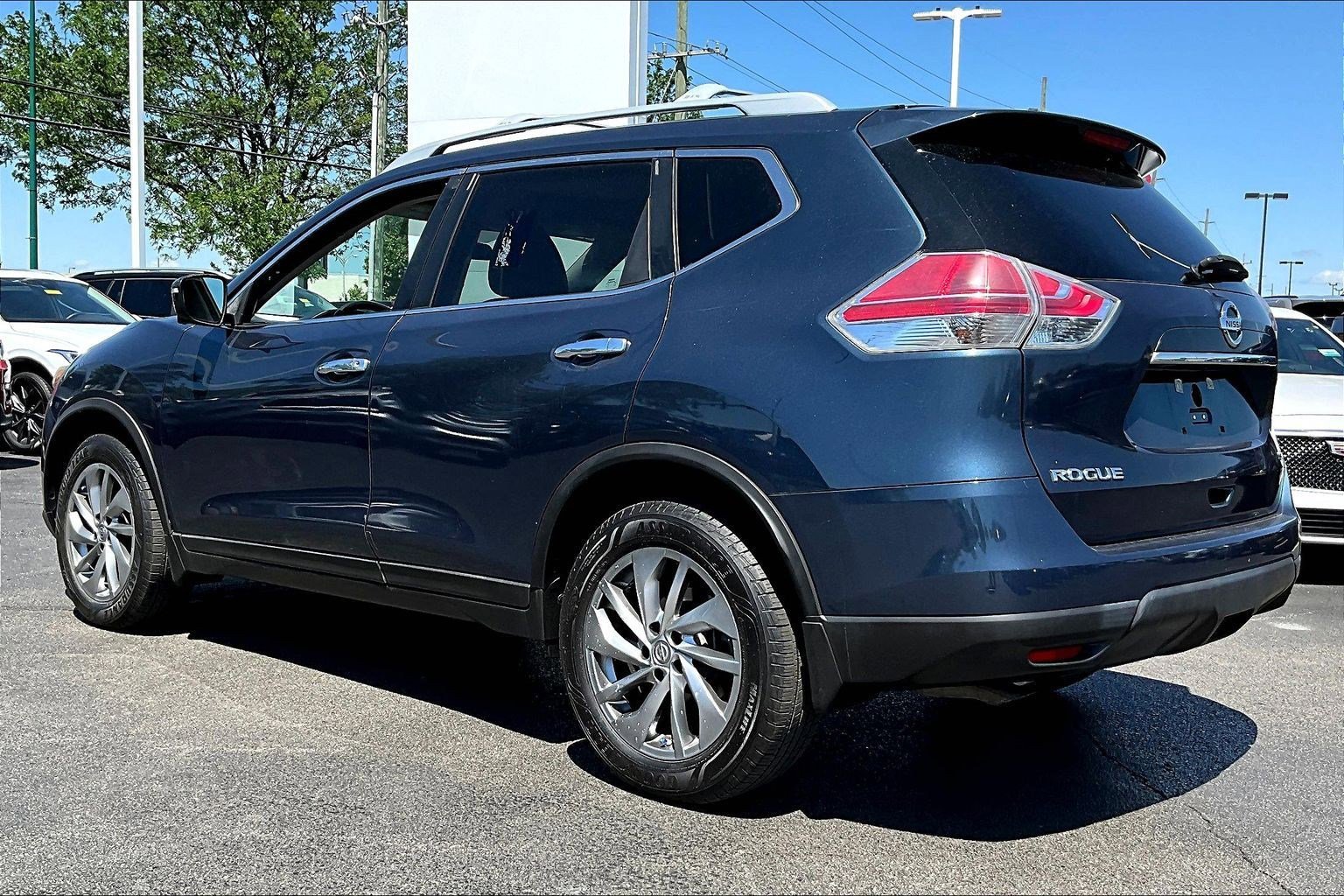 Used 2015 Nissan Rogue SL w/ SL Premium Package FWD image 4