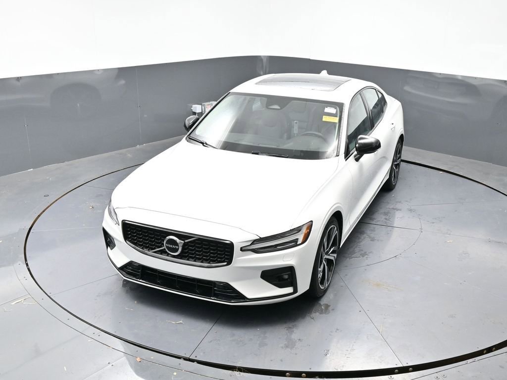 Used 2024 Volvo S60 B5 Core image 44