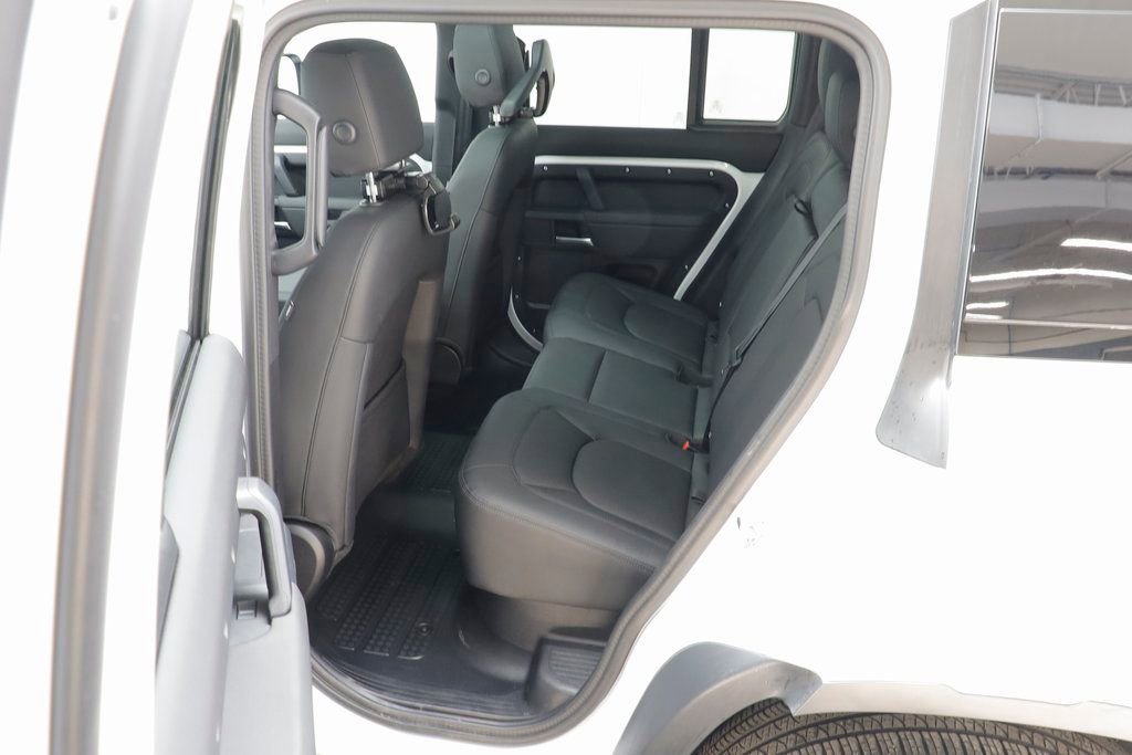 Used 2025 Land Rover Defender 110 S image 15