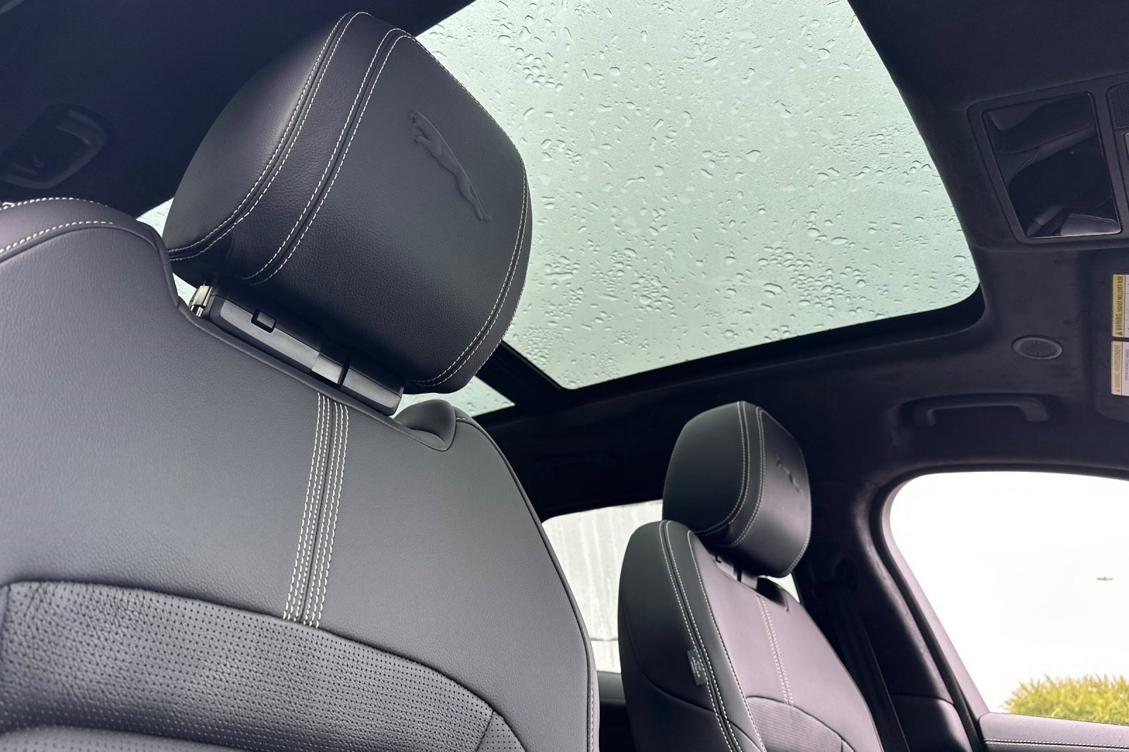 New 2024 Jaguar F-PACE R-Dynamic S image 23