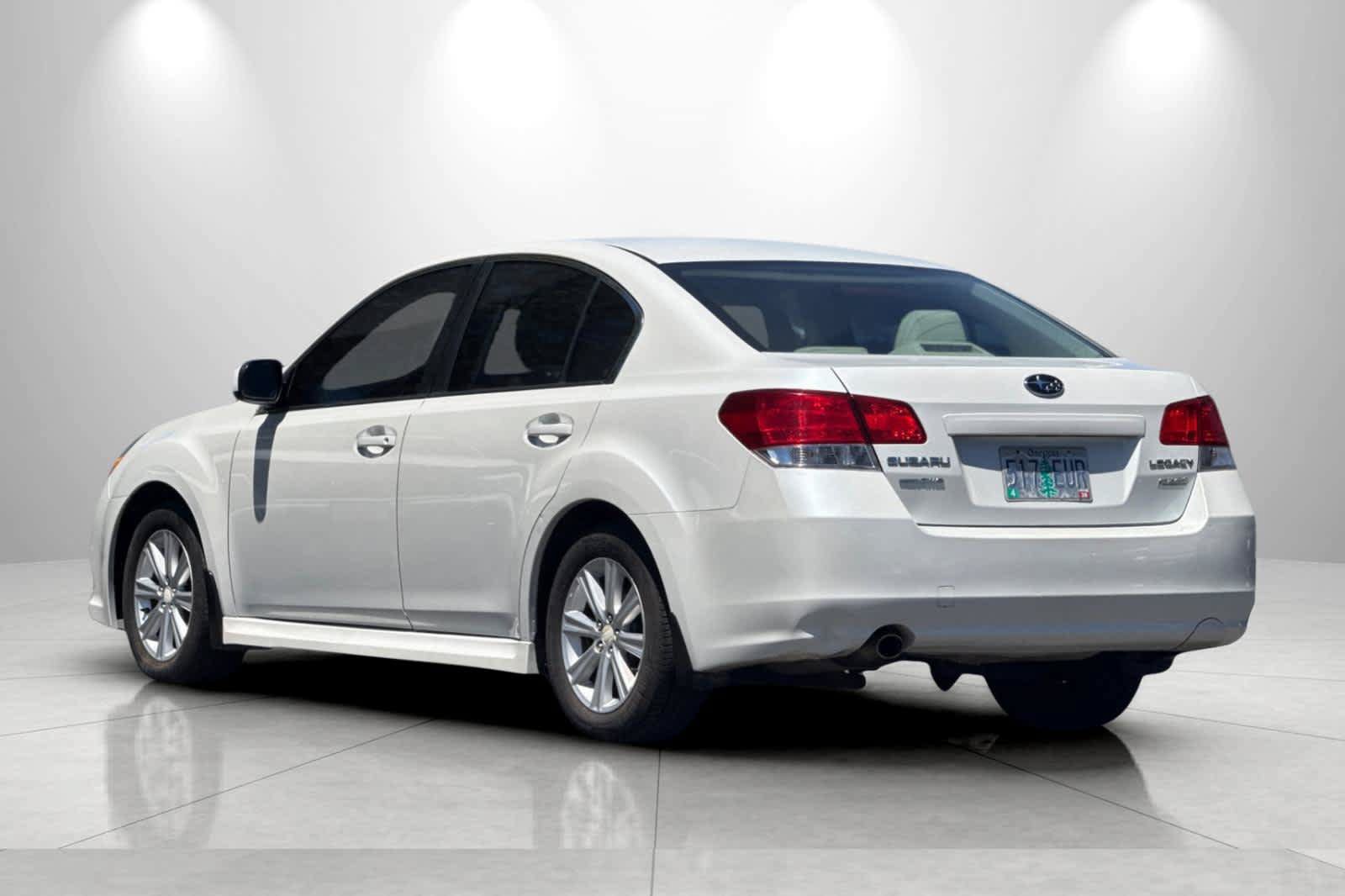 Used 2010 Subaru Legacy 2.5i Premium AWD/4WD image 6