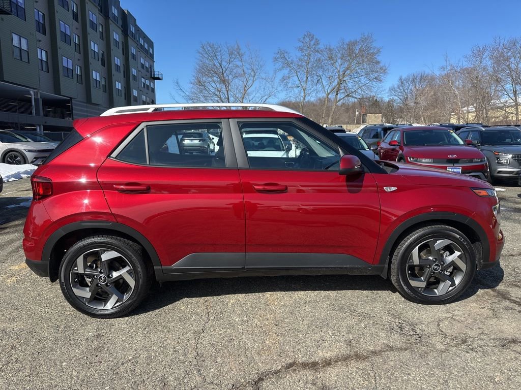 Certified 2025 Hyundai Venue SEL image 6