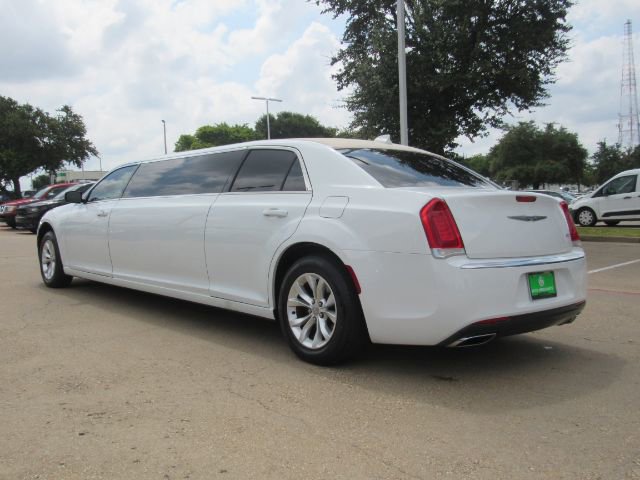 Used 2015 Chrysler 300 Limited image 8