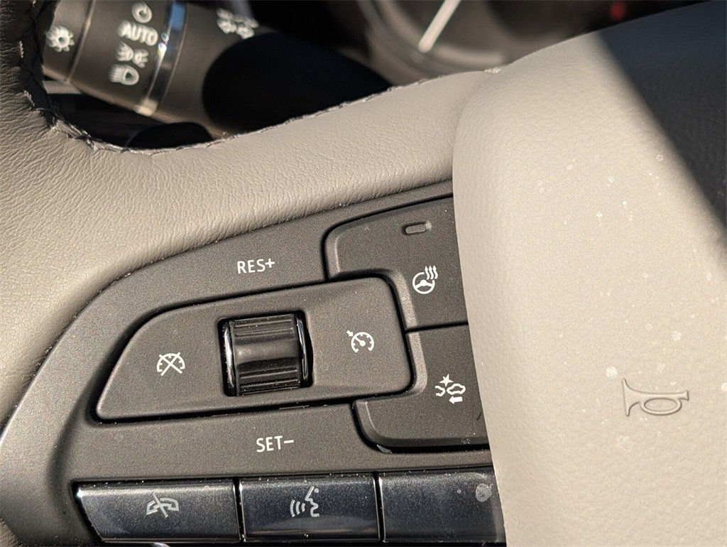 Used 2025 Cadillac XT6 Premium Luxury image 28