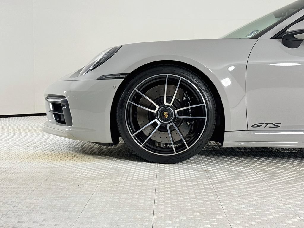 Used 2024 Porsche 911 Carrera GTS RWD image 31