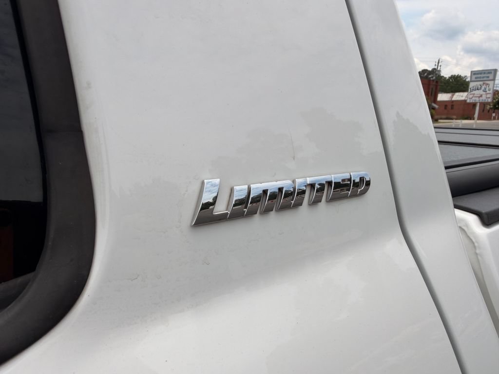 Used 2018 Toyota Tundra Limited w/ Limited Premium Package AWD/4WD image 14