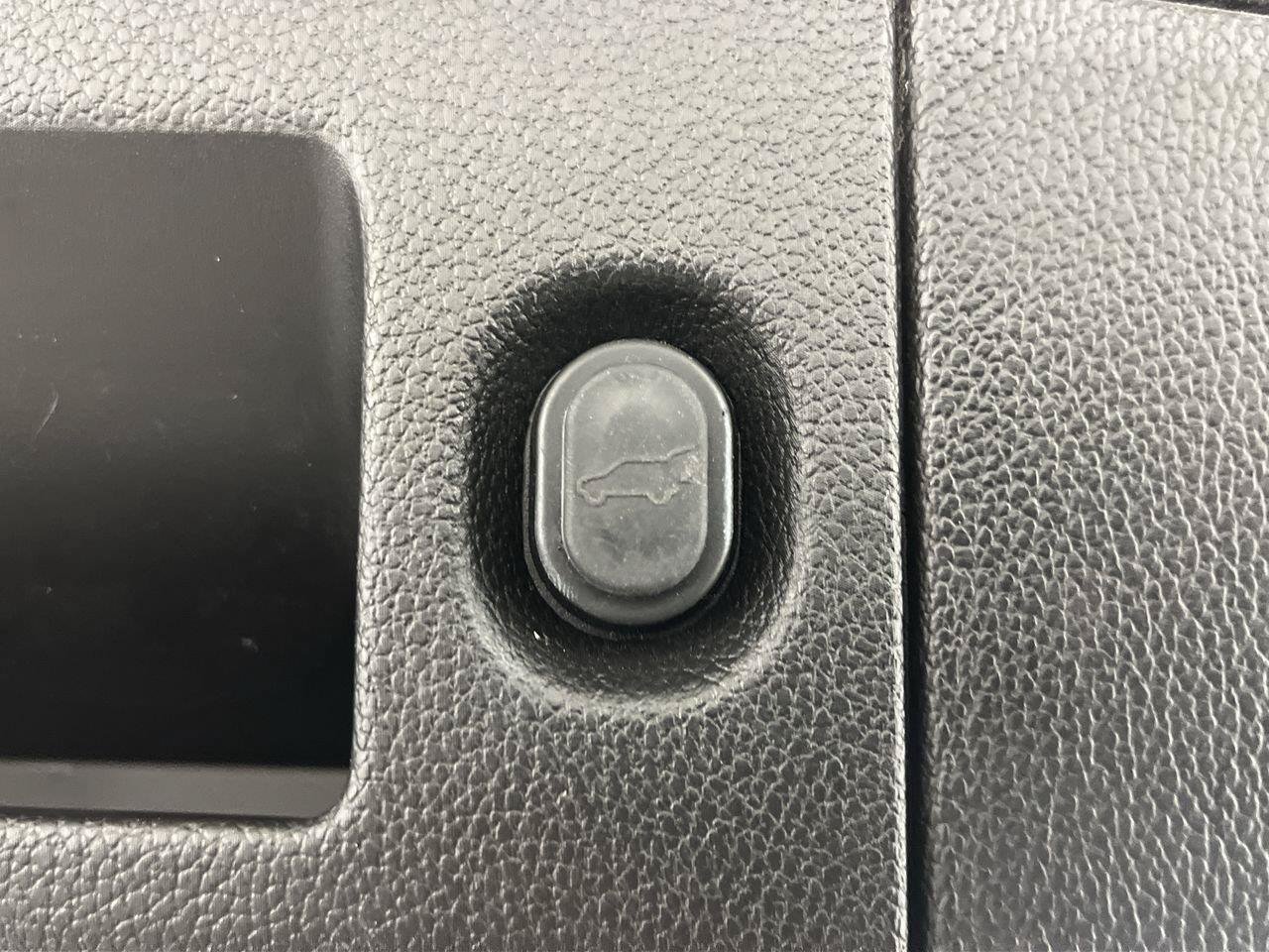 Used 2019 Cadillac Escalade Luxury AWD/4WD image 37