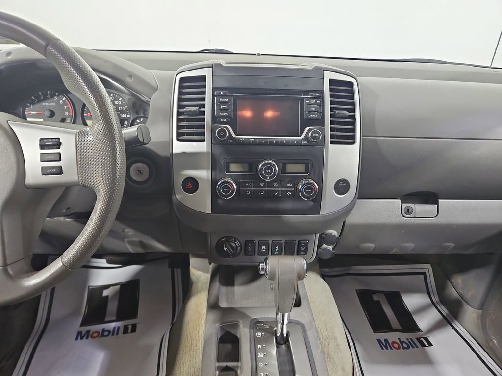 Used 2015 Nissan Frontier SV w/ SV Value Truck Package AWD/4WD image 18