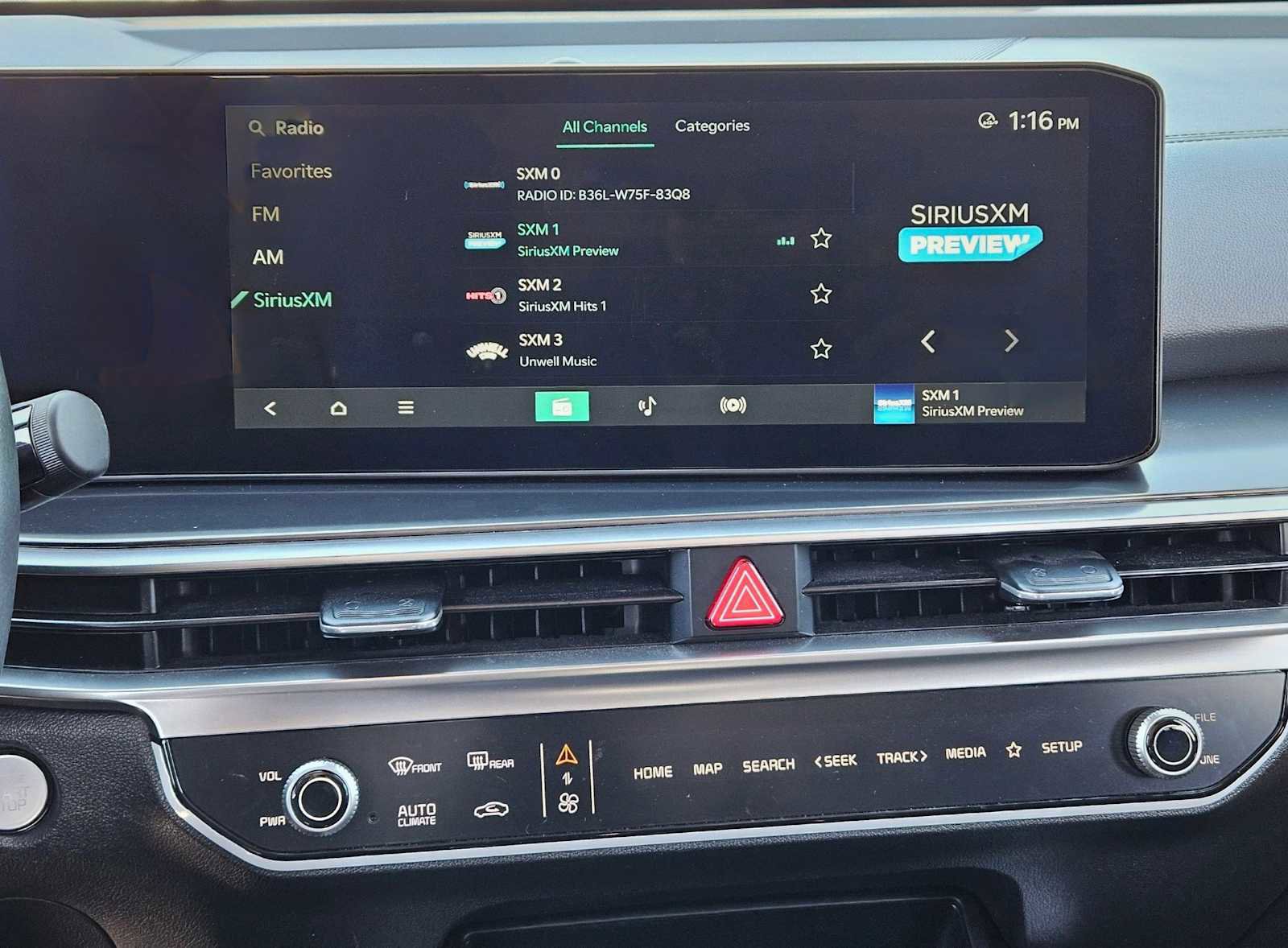 Certified 2024 Kia Sorento EX w/ Panoramic Sunroof Package image 23