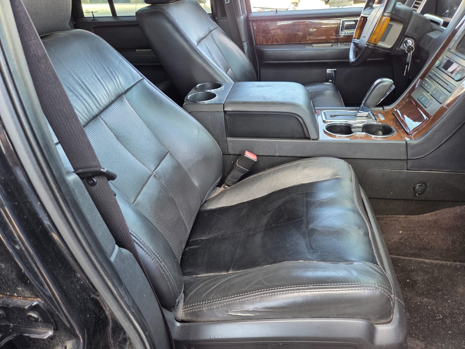 Used 2014 Lincoln Navigator 4WD image 17