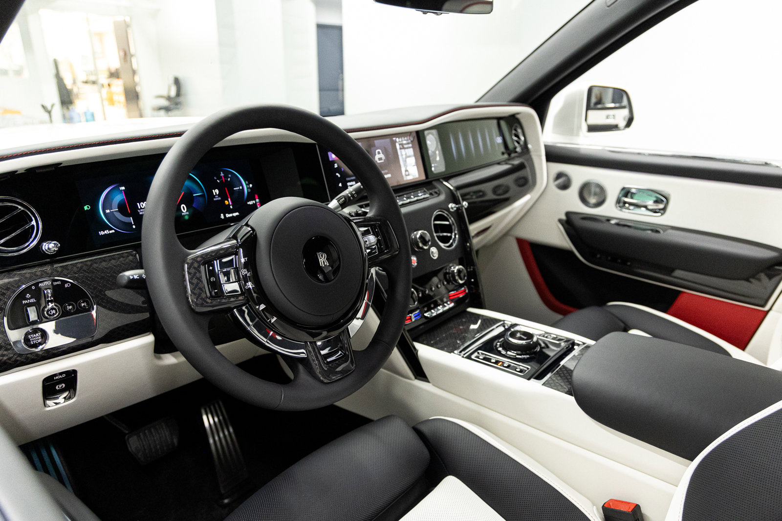 New 2026 Rolls-Royce Cullinan Black Badge image 35