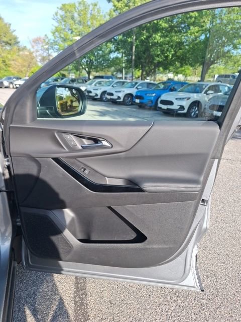 Used 2025 Chevrolet Equinox LT w/ Safety and Technology Package AWD/4WD image 21
