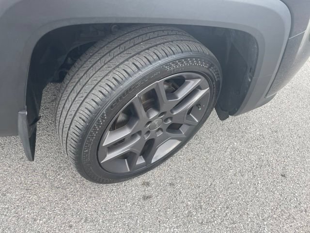 Used 2021 Jeep Renegade Latitude AWD/4WD image 19