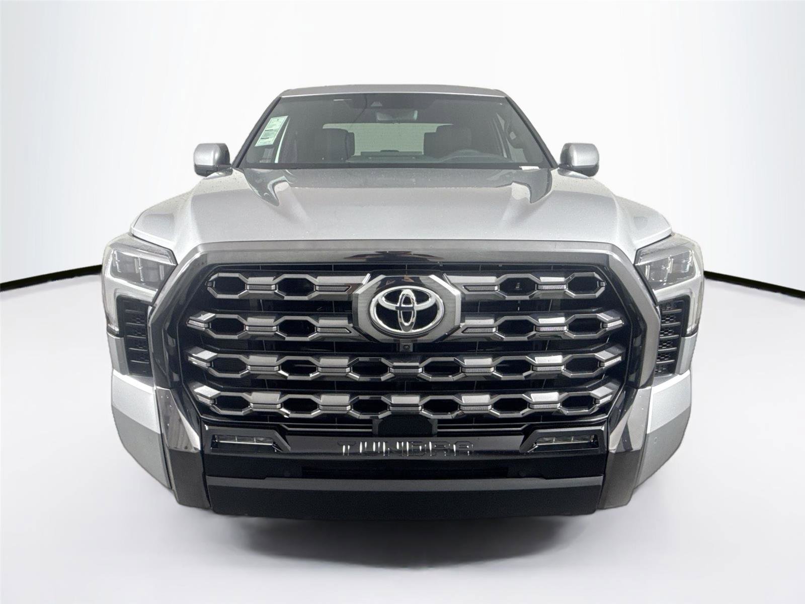 Used 2025 Toyota Tundra Platinum video 3