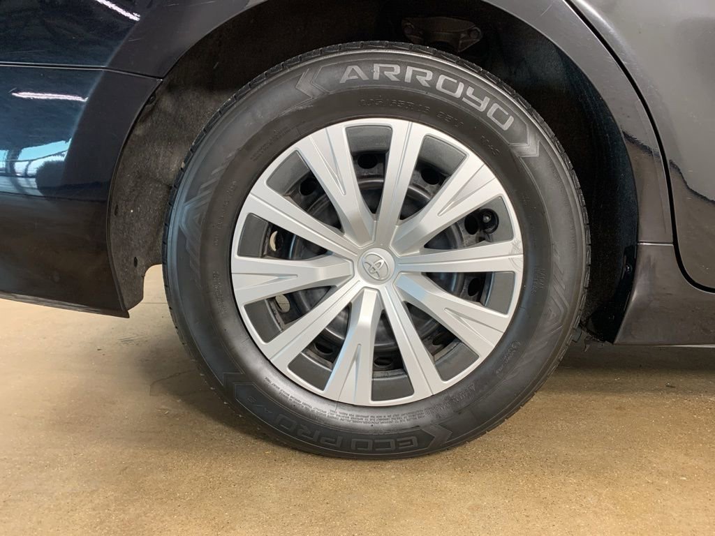 Used 2021 Toyota Camry LE FWD image 37