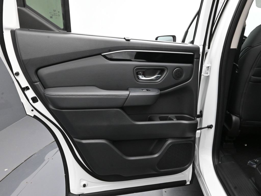 New 2025 Honda Pilot Touring image 35