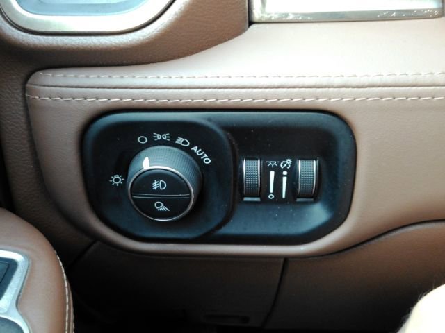 Used 2022 RAM 3500 Limited AWD/4WD image 38