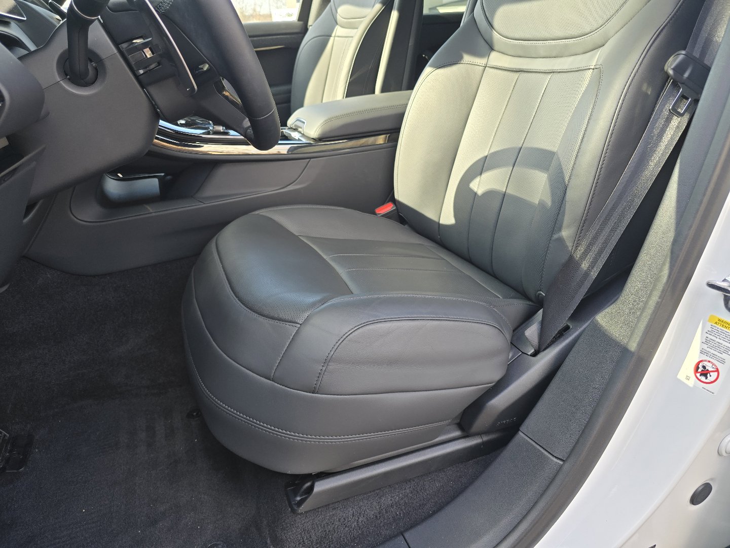 Certified 2024 Land Rover Range Rover Sport Dynamic SE image 41