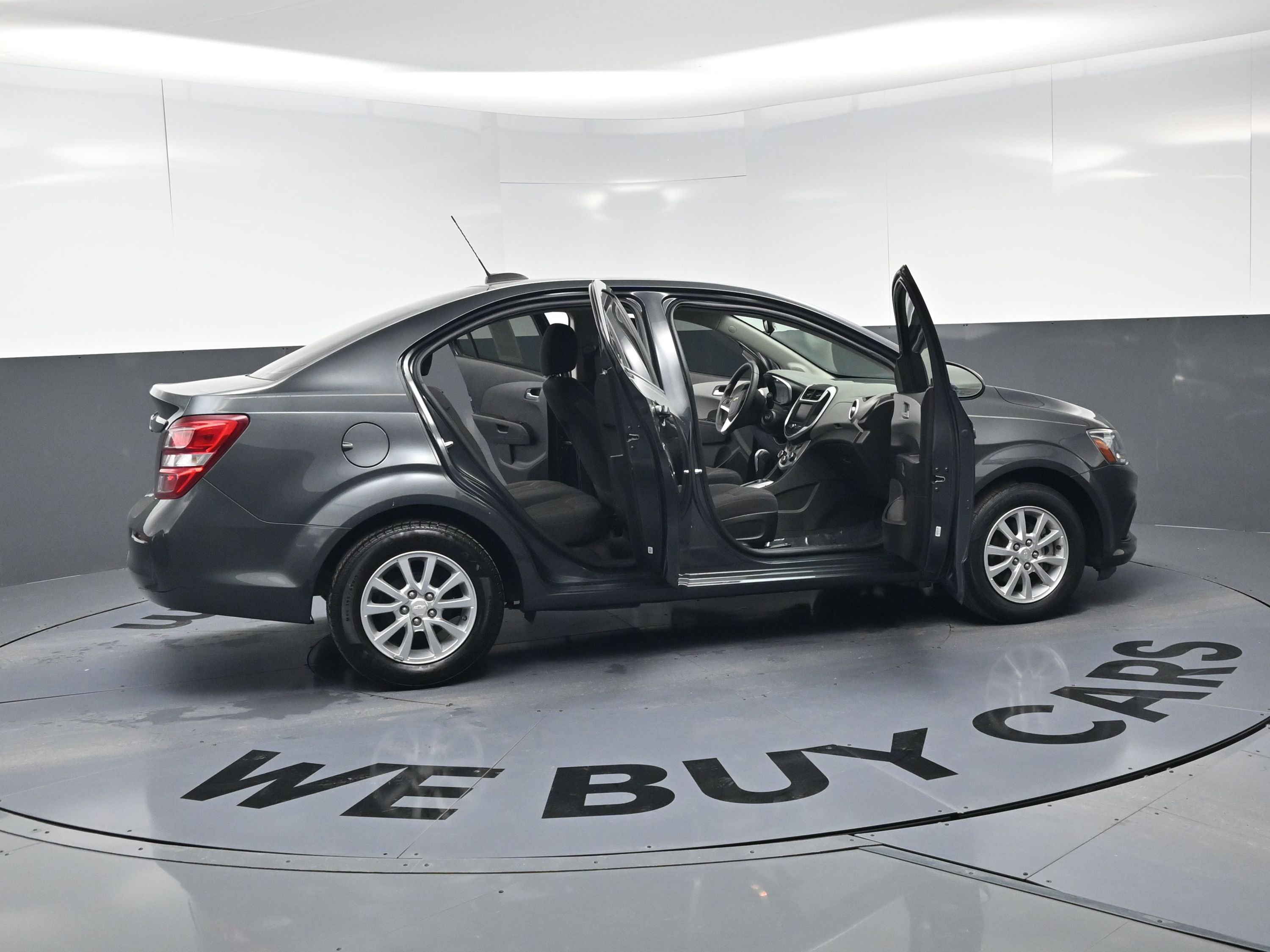 Used 2020 Chevrolet Sonic LT image 23