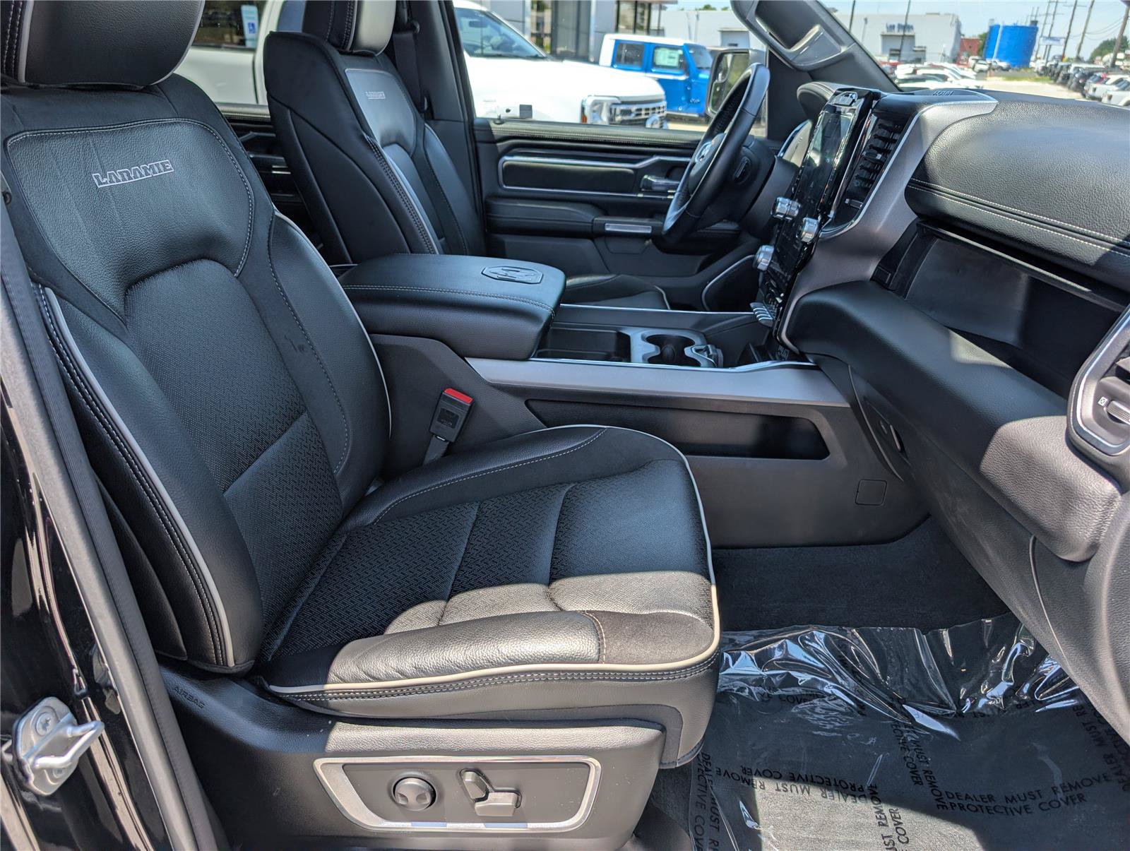 Used 2023 RAM 1500 Laramie AWD/4WD image 11