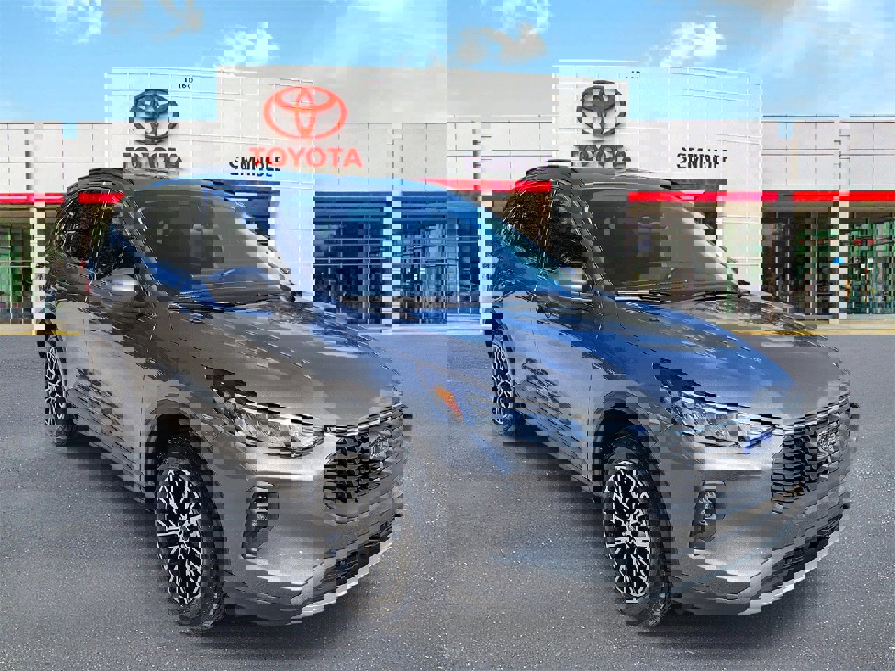 Used 2025 Ford Escape Base w/ Class II Trailer Tow Package image 2