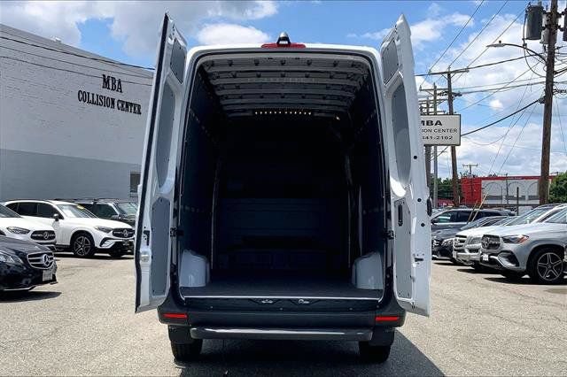 New 2026 Mercedes-Benz Sprinter 2500 image 22
