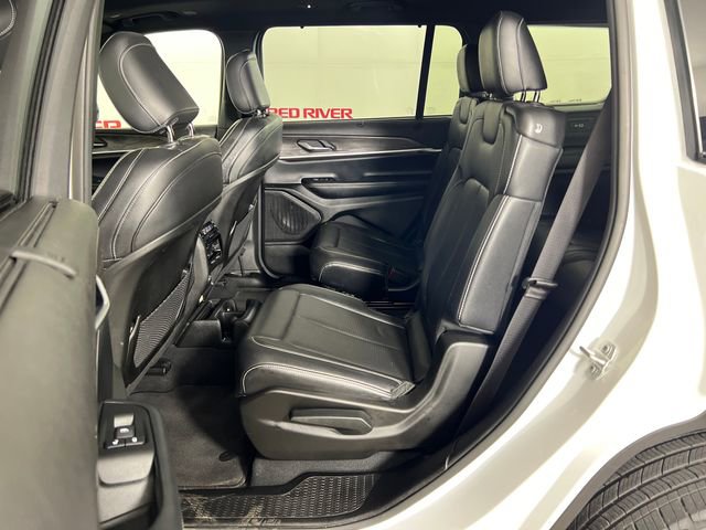 Used 2024 Jeep Grand Cherokee L Limited w/ Luxury Tech Group II AWD/4WD image 26