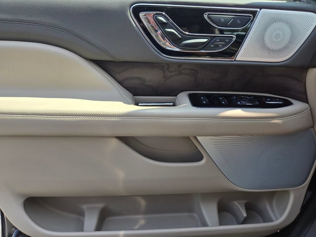 Used 2024 Lincoln Navigator Reserve AWD/4WD image 33