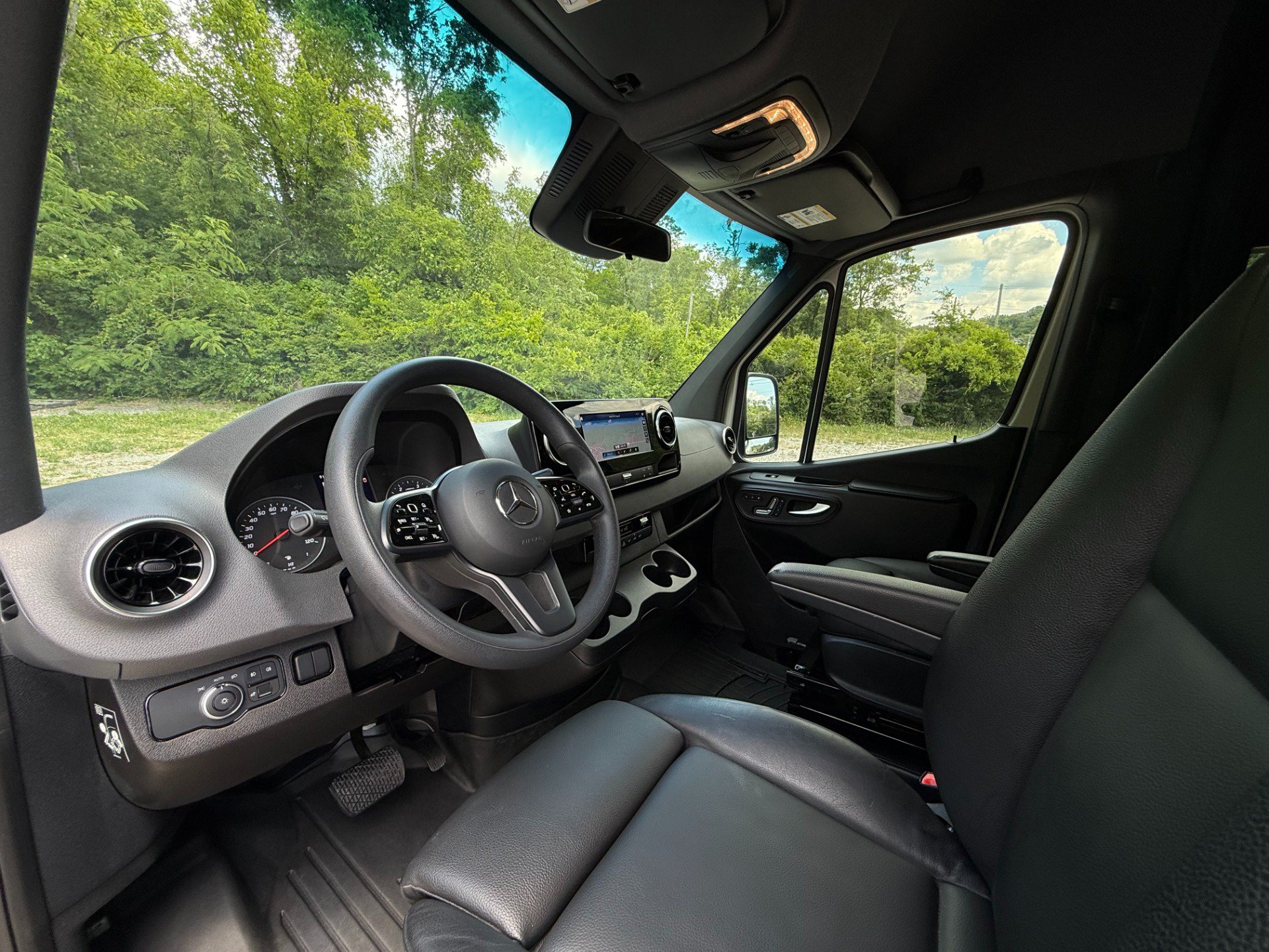 Used 2022 Mercedes-Benz Sprinter 3500 image 13