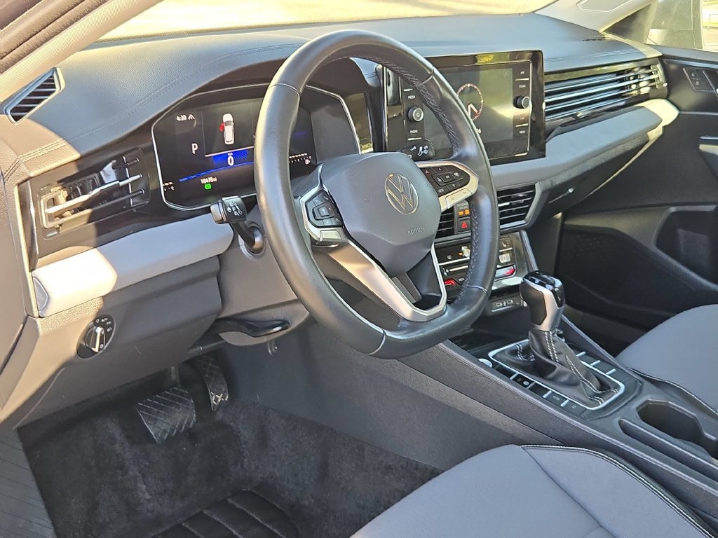 Used 2026 Volkswagen Jetta SE FWD image 15