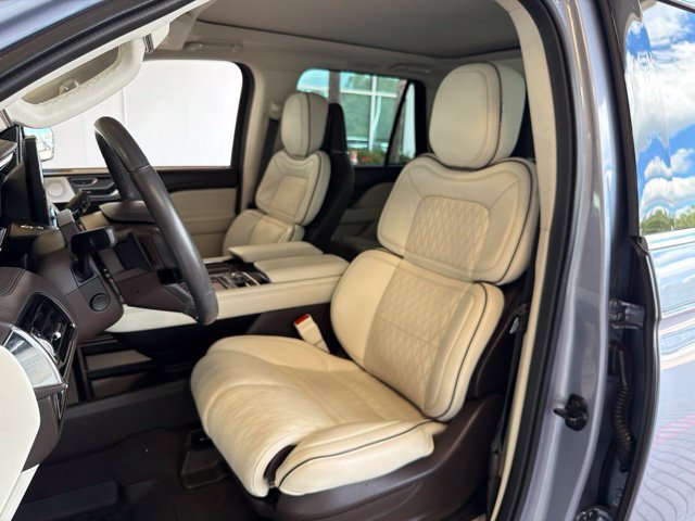 Used 2023 Lincoln Navigator Black Label AWD/4WD image 13