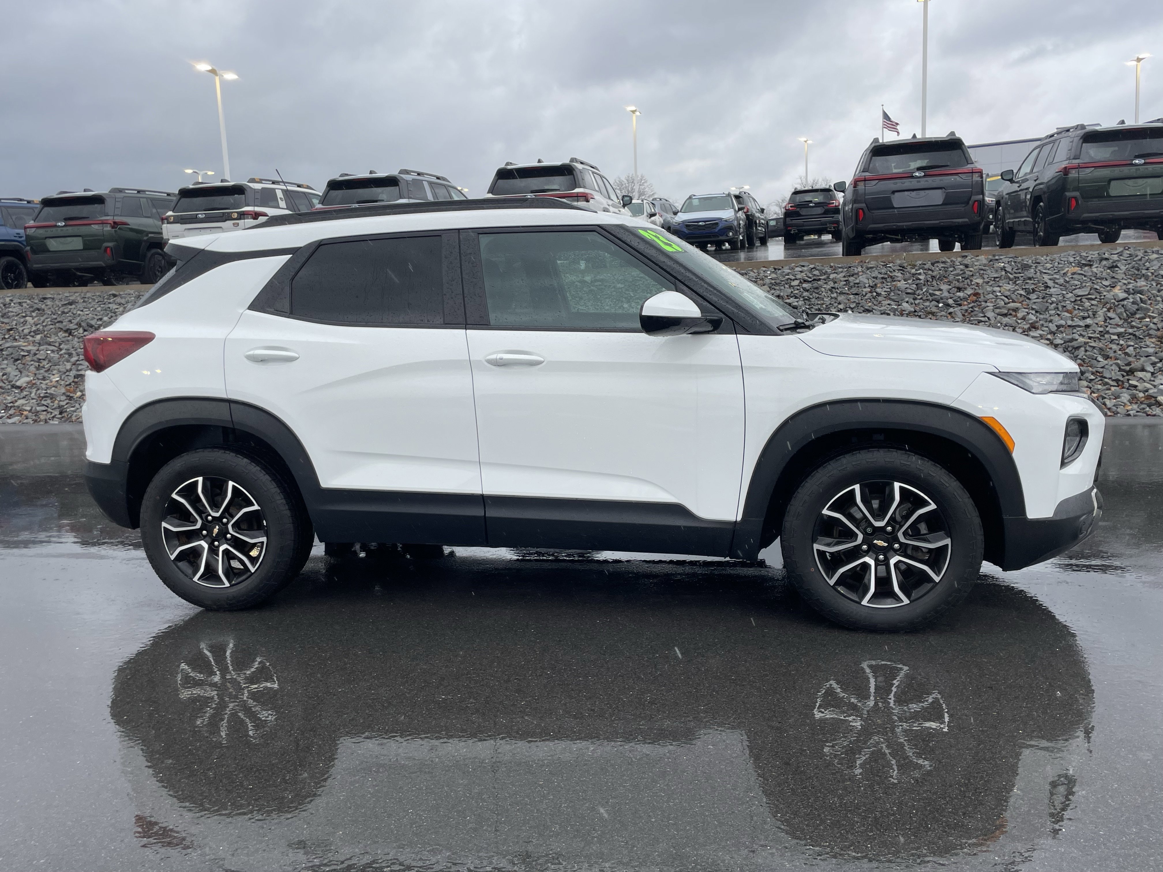 Used 2023 Chevrolet TrailBlazer ACTIV w/ Convenience Package image 2