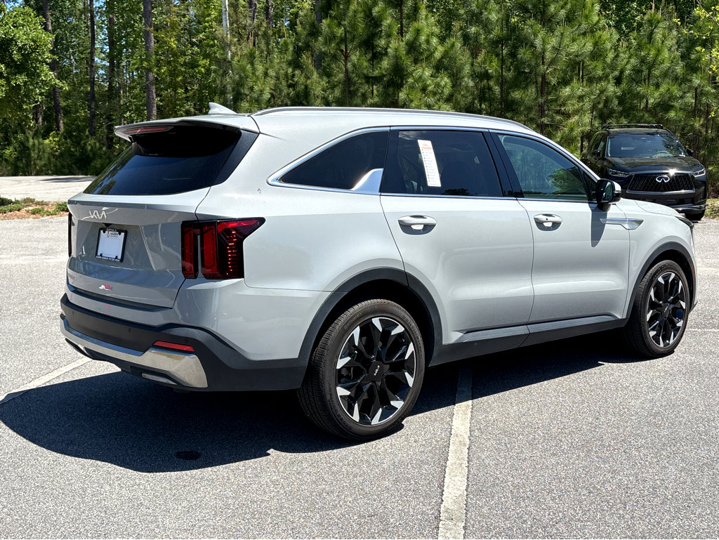 Used 2024 Kia Sorento EX w/ Panoramic Sunroof Package image 33