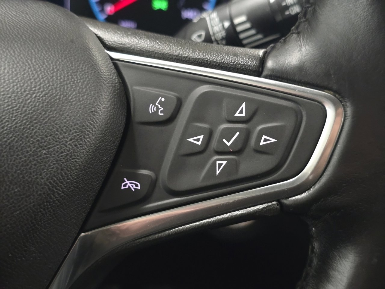 Used 2018 Chevrolet Equinox LT image 30