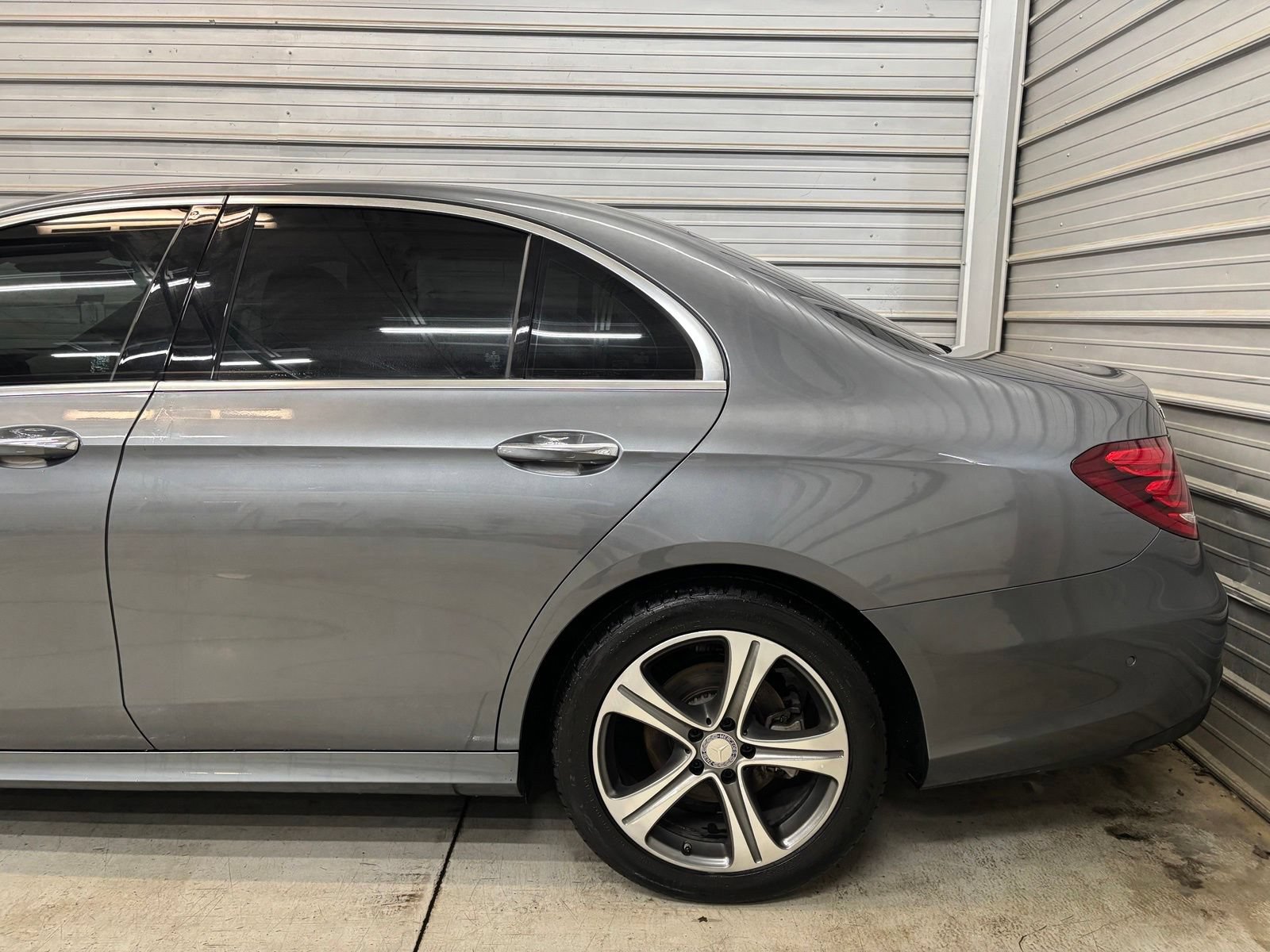 Used 2017 Mercedes-Benz E 300 4MATIC image 5