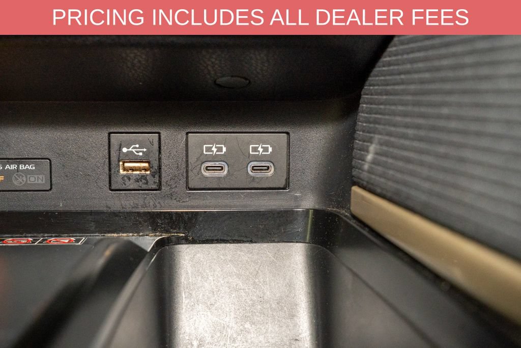 Used 2025 Toyota Camry SE FWD image 14