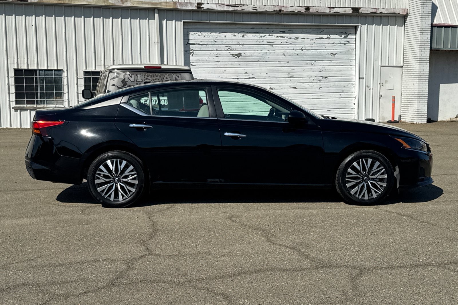 Certified 2025 Nissan Altima 2.5 SV FWD image 3