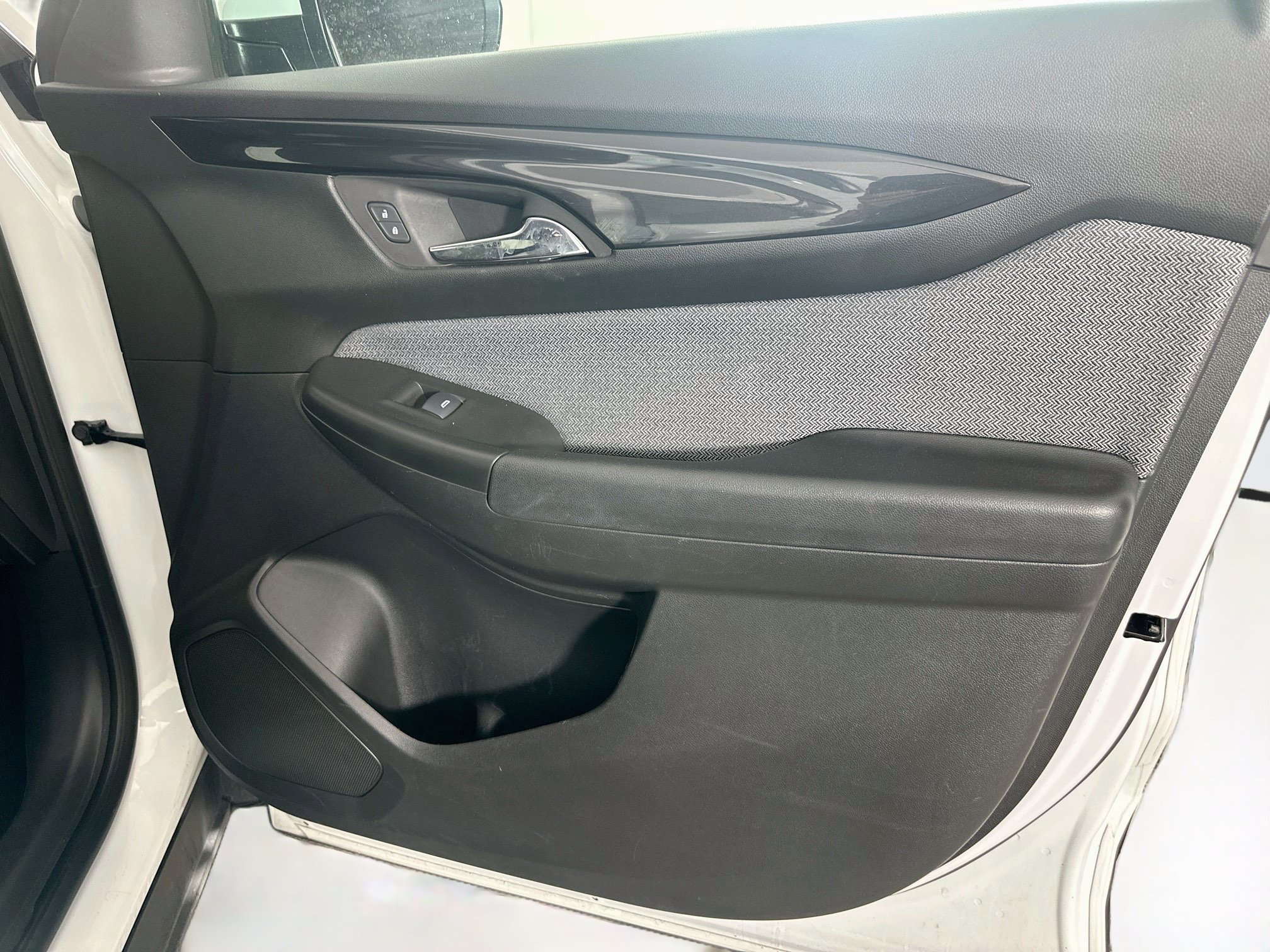 Used 2025 Chevrolet TrailBlazer LT FWD image 30