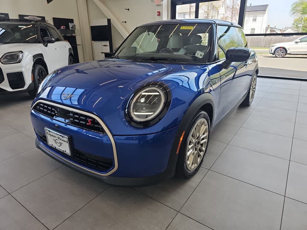 Used 2025 MINI Cooper S FWD image 1