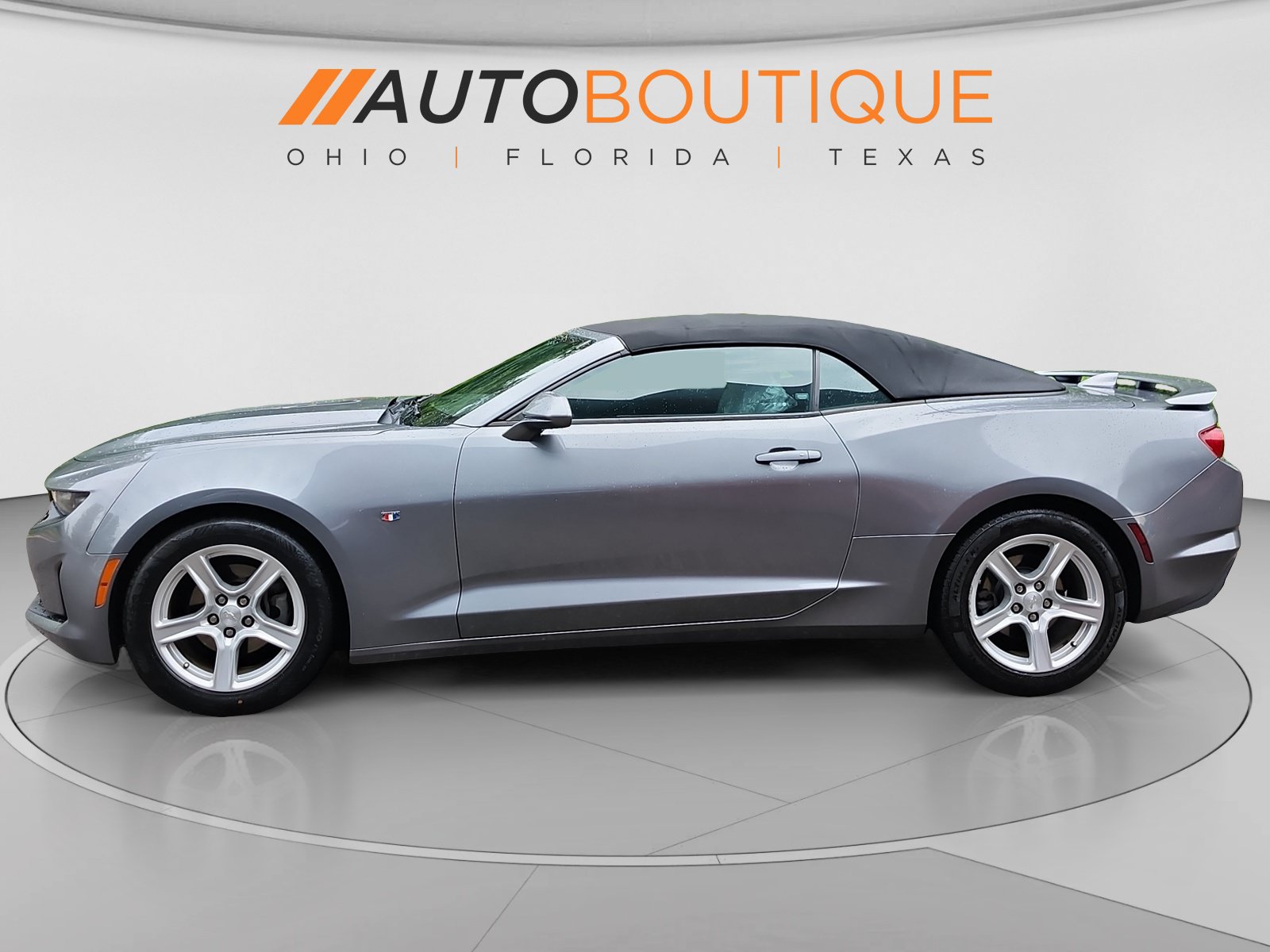 Used 2020 Chevrolet Camaro LT RWD image 2